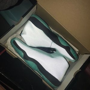 Grade school shoe 7y